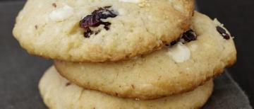  Cookies au chocolat blanc, coco et cranberries