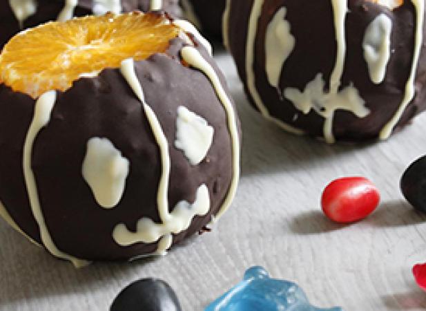 Citrouilles effrayantes d'Halloween à l'orange et chocolat