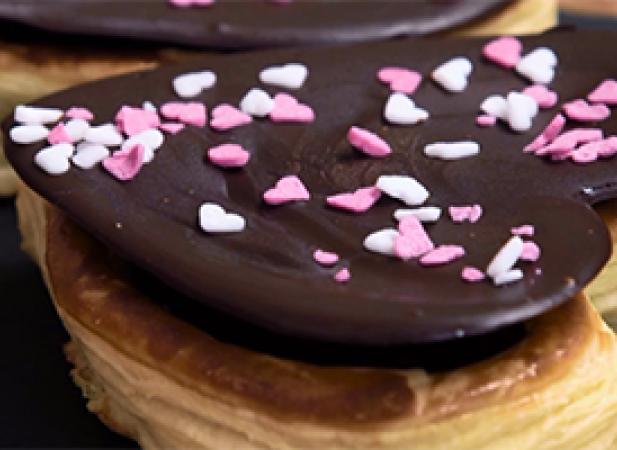 Feuilletés coeurs ganache au chocolat corsé et fruits rouges