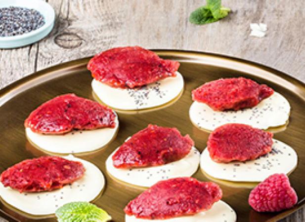 Palets de chocolat blanc, sorbet framboises Companion